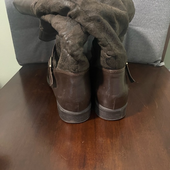 Size 7 Like New Wonderlust boots - Picture 6 of 6